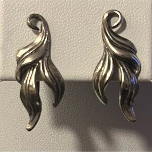 Elegant Sterling Silver Leaf Scroll screwback Earrings with beading detail